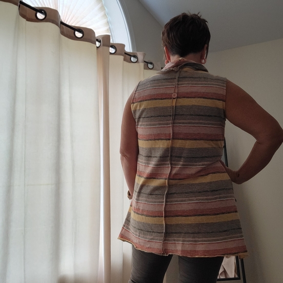 Tunic - Picture 4 of 4